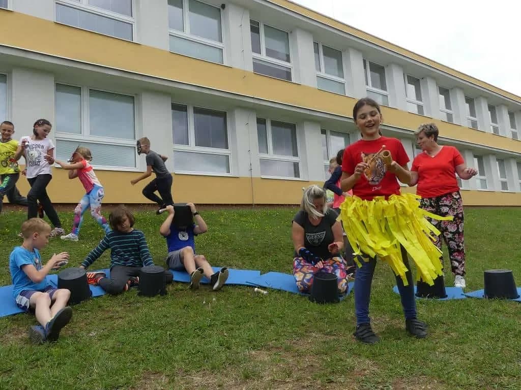 Fotografie z článku: Přívesnický tábor -  „Letem světem"