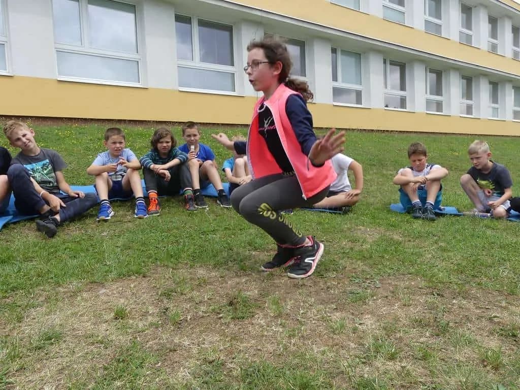 Fotografie z článku: Přívesnický tábor -  „Letem světem"