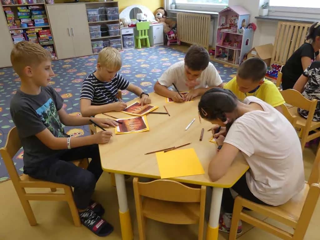 Fotografie z článku: Přívesnický tábor -  „Letem světem"