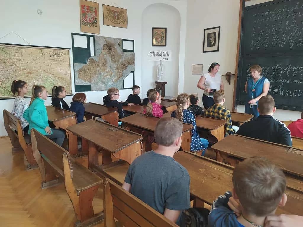 Fotografie z článku: Exkurze V. A a V. B do Muzea J. A. Komenského v Přerově