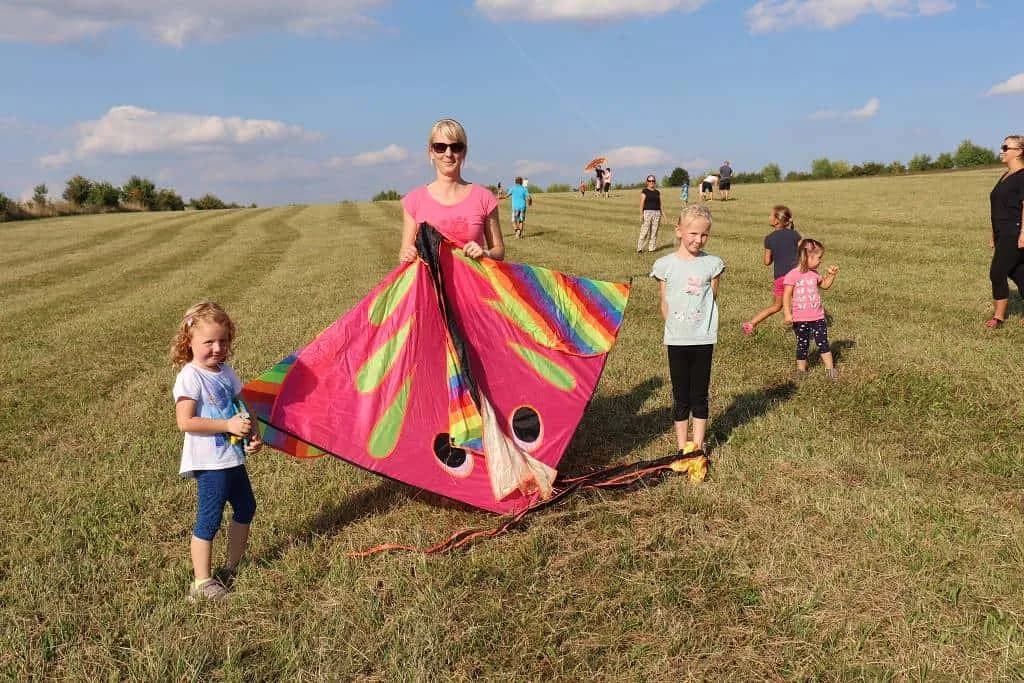 Fotografie z článku: Drakiáda u Koťat