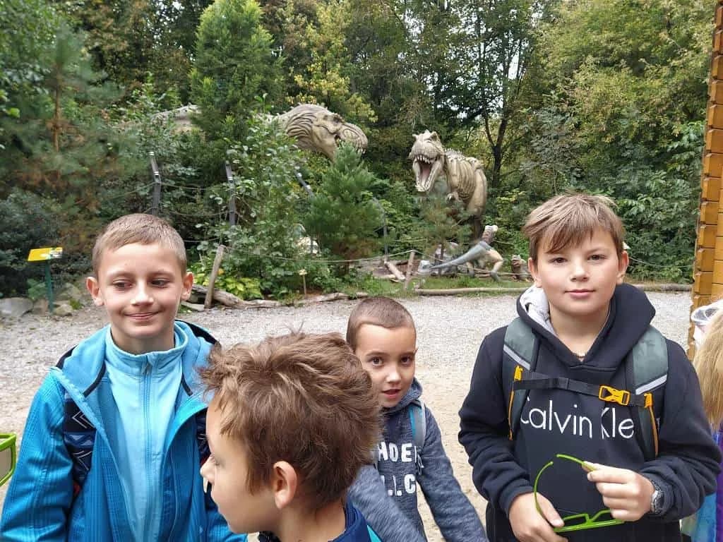 Fotografie z článku: 1.-3. třída v Dinoparku ve Vyškově