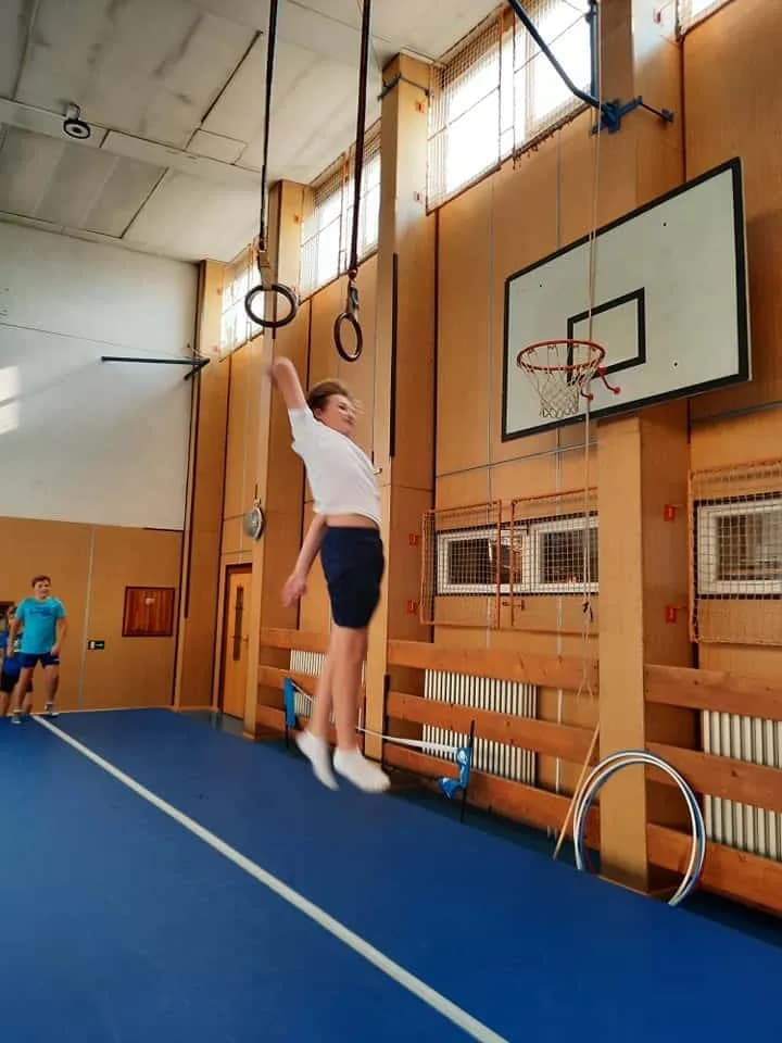 Fotografie z článku: Cvičení na airtracku