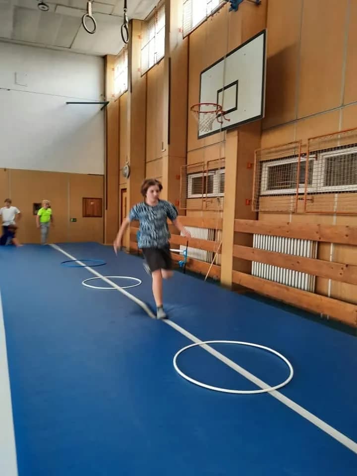 Fotografie z článku: Cvičení na airtracku