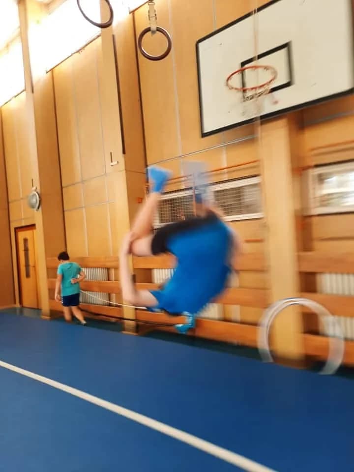 Fotografie z článku: Cvičení na airtracku