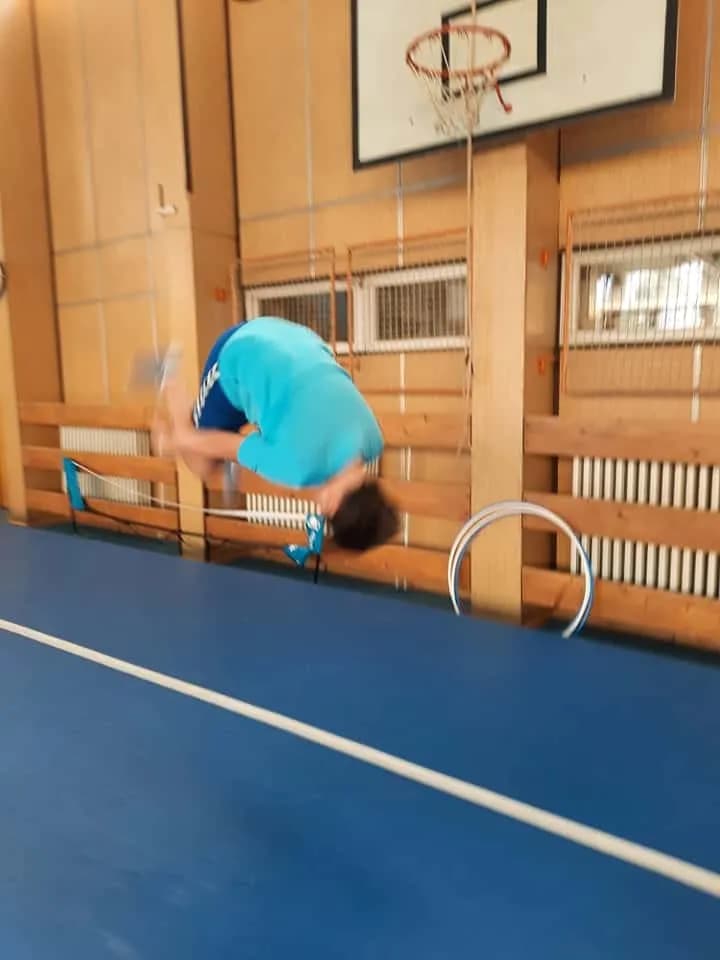 Fotografie z článku: Cvičení na airtracku