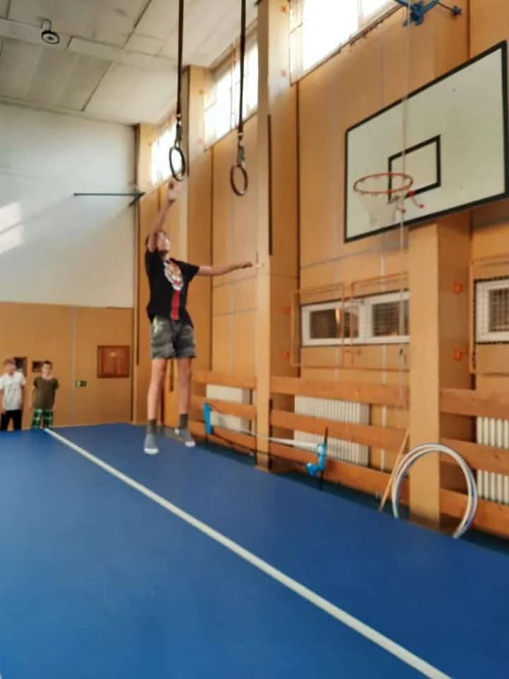 Fotografie z článku: Cvičení na airtracku