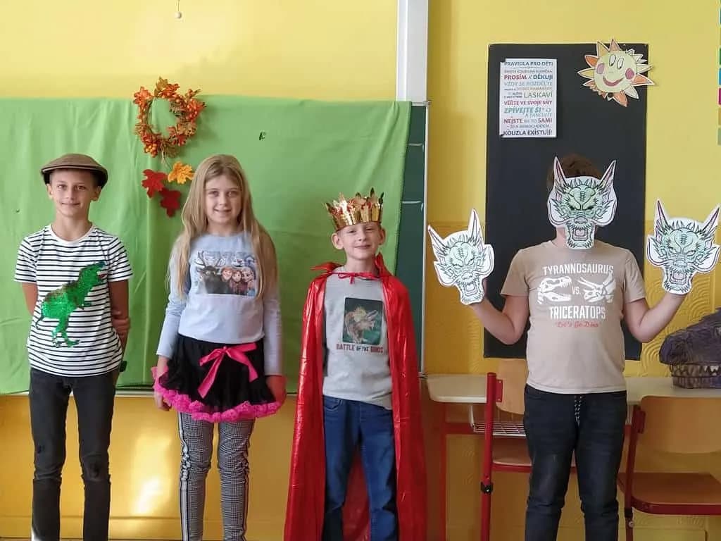 Fotografie z článku: Scénické čtení ve III.A