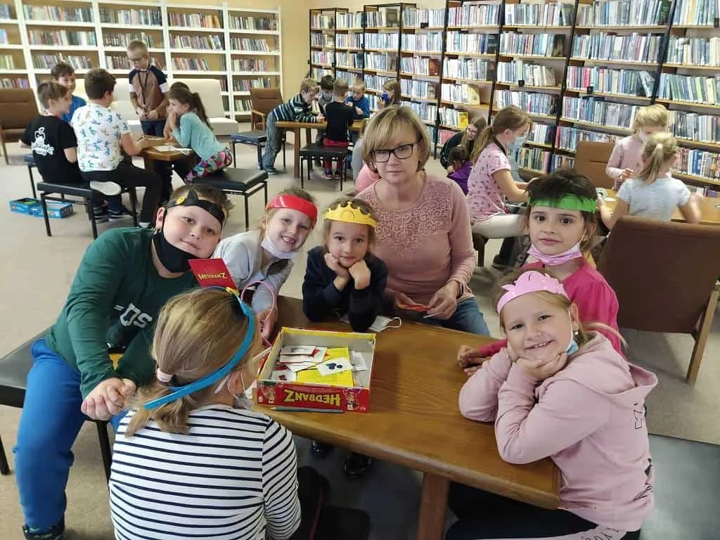 Fotografie z článku: Hraní v knihovně - Sovičky ŠD