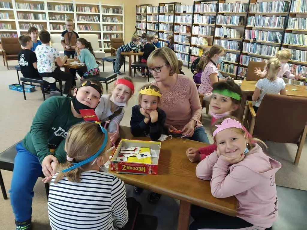Fotografie z článku: Hraní v knihovně - Sovičky ŠD