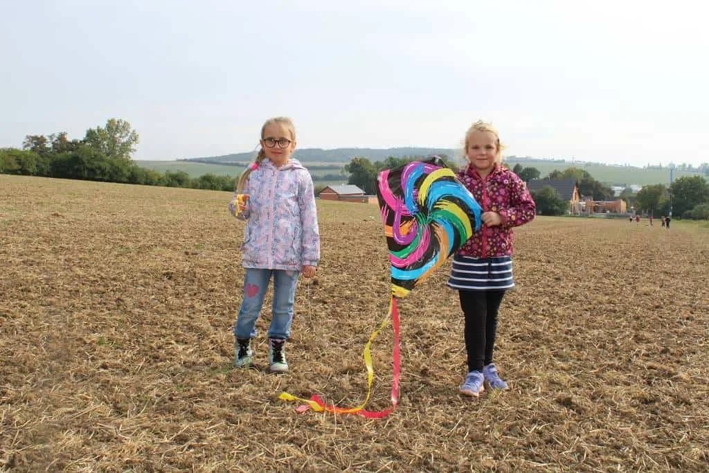 Fotografie z článku: Drakiáda - všechna oddělení školní družiny