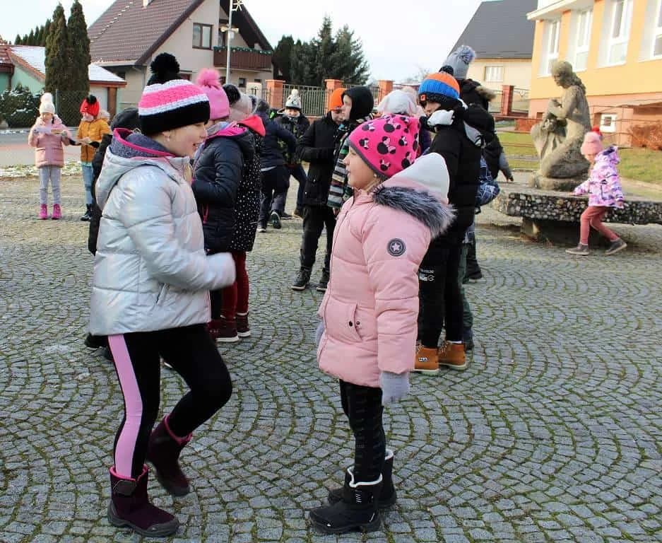 Fotografie z článku: Česko zpívá koledy - společné zpívání ve ŠD