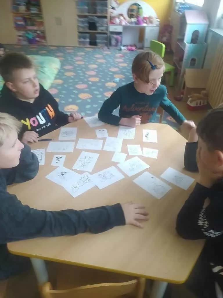 Fotografie z článku: Z pohádky do pohádky - ŠD Sovičky a Veverky