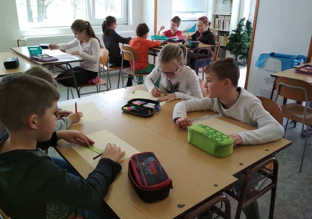 2 nové kabinety pedagogů — před
