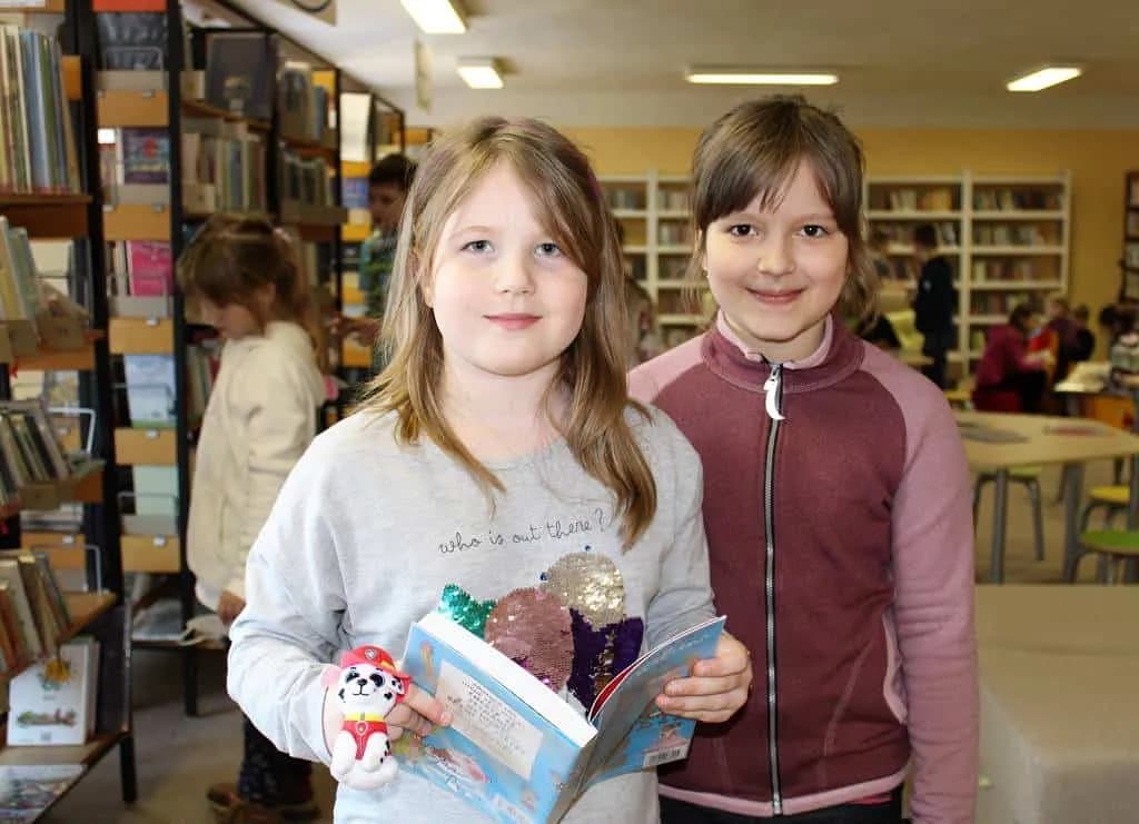 Fotografie z článku: Smajlíci v knihovně