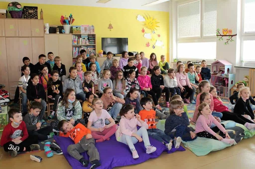 Fotografie z článku: Loutkové divadlo v družině