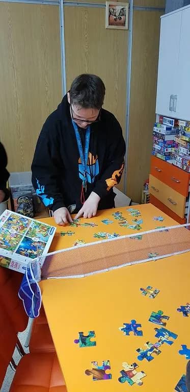 Fotografie z článku: Puzzliáda u Veverek