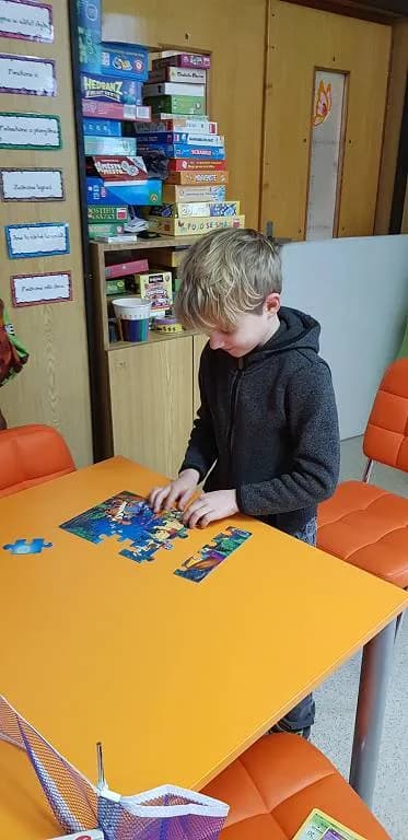 Fotografie z článku: Puzzliáda u Veverek