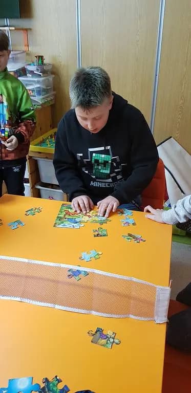 Fotografie z článku: Puzzliáda u Veverek