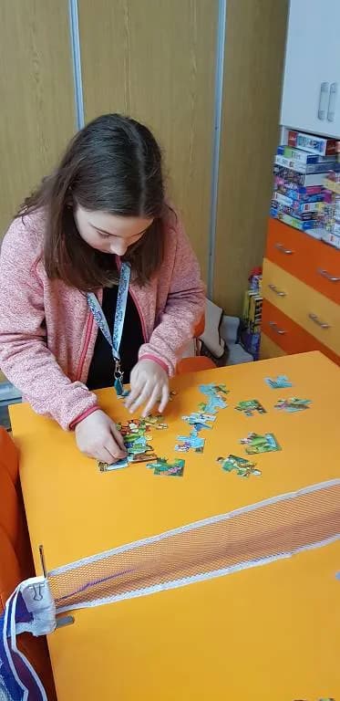 Fotografie z článku: Puzzliáda u Veverek