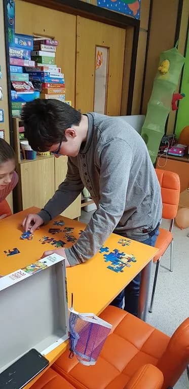Fotografie z článku: Puzzliáda u Veverek