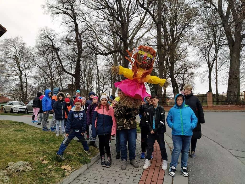 Fotografie z článku: Vynášení Morany v ŠD