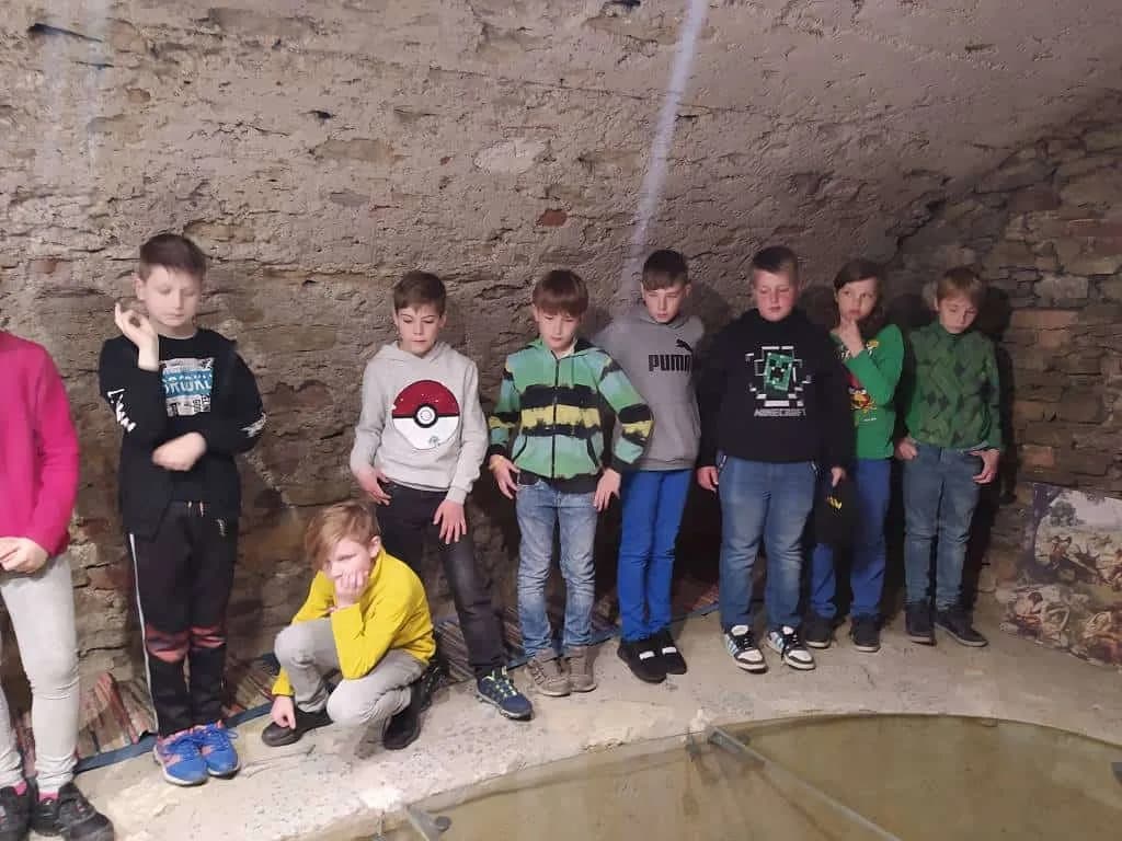Fotografie z článku: Čtvrťáci na exkurzi v Muzeu J. A. Komenského v Přerově