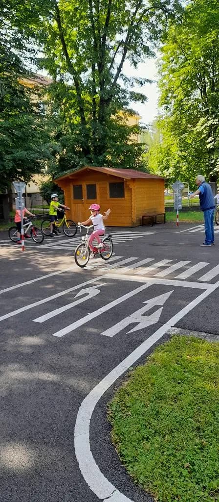 Fotografie z článku: Dopravní výchova II.A ve Středisku volného času Atlas