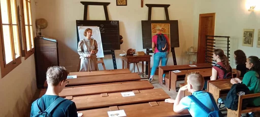 Fotografie z článku: Školní výlet VIII.A - Rožnov p. R.