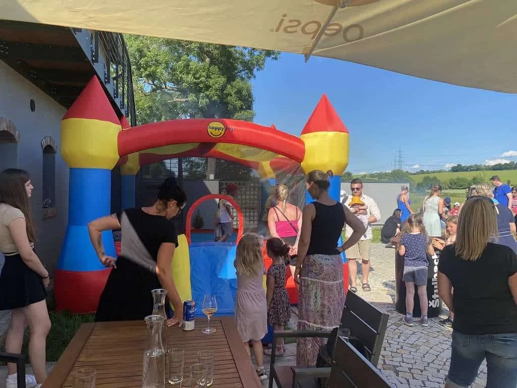 Fotografie z článku: Rozloučení se školkou u Berušek