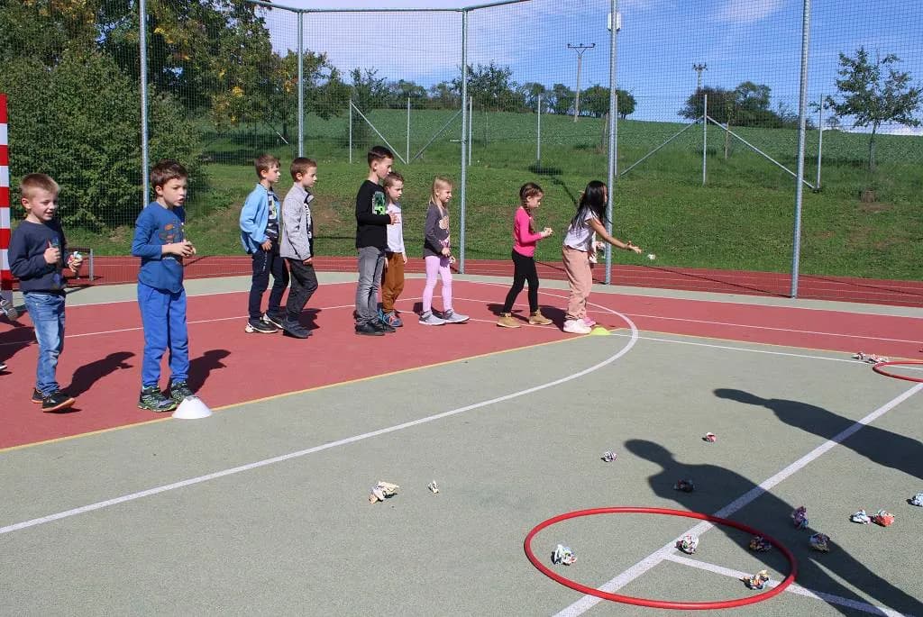 Fotografie z článku: Podzimní sportování u Smajlíků a Veverek