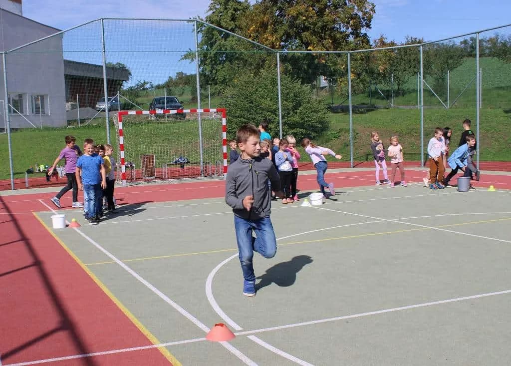 Fotografie z článku: Podzimní sportování u Smajlíků a Veverek