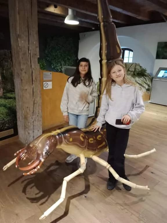 Fotografie z článku: Páté třídy v planetáriu