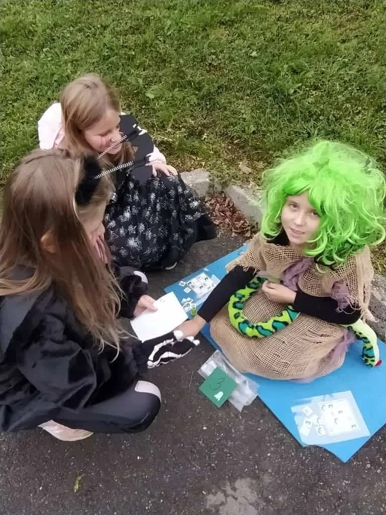 Fotografie z článku: Halloween a dlabání dýní u Soviček a Veverek v ŠD