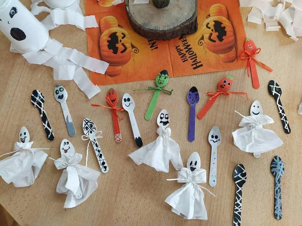 Fotografie z článku: Halloween a dlabání dýní u Soviček a Veverek v ŠD