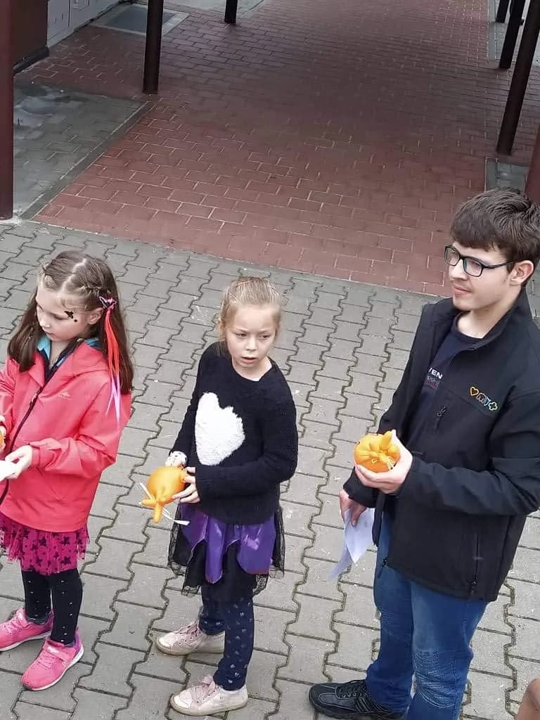 Fotografie z článku: Halloween a dlabání dýní u Soviček a Veverek v ŠD