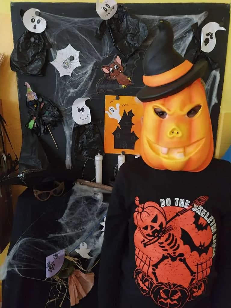 Fotografie z článku: Halloween a dlabání dýní u Soviček a Veverek v ŠD
