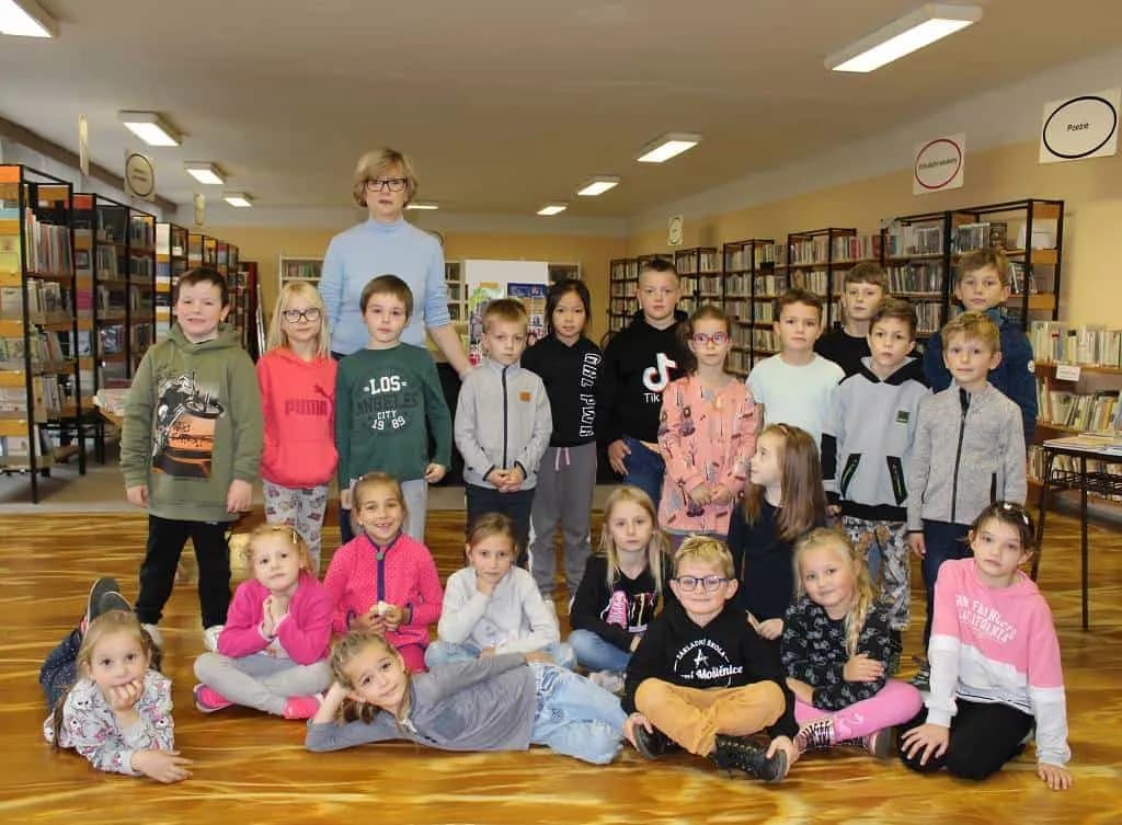 Fotografie z článku: Barevný podzim v knihovně - Smajlíci ŠD