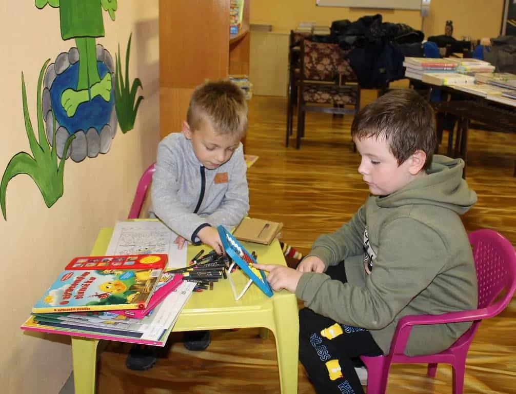 Fotografie z článku: Barevný podzim v knihovně - Smajlíci ŠD