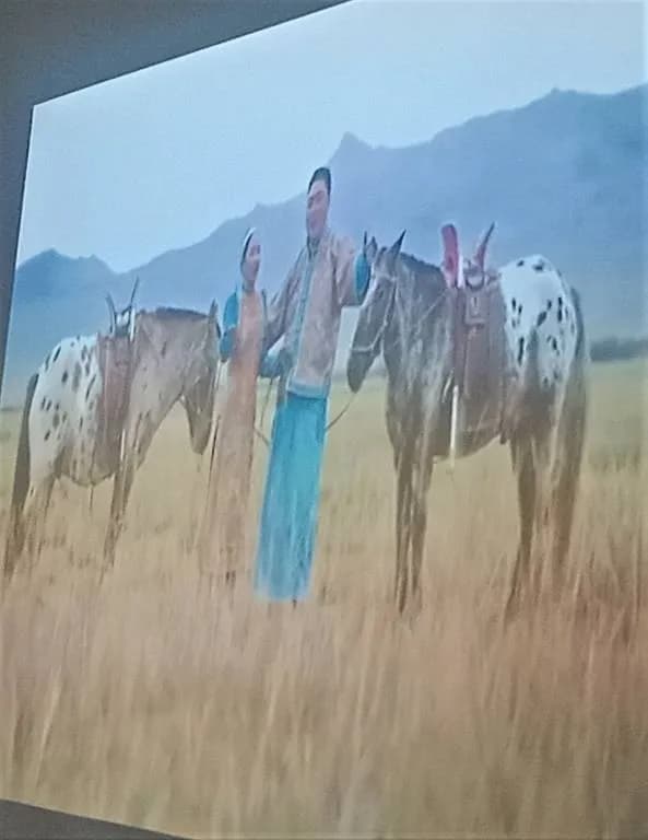 Fotografie z článku: Zeměpisná přednáška o Mongolsku pro 8. a 9. třídy ZŠ