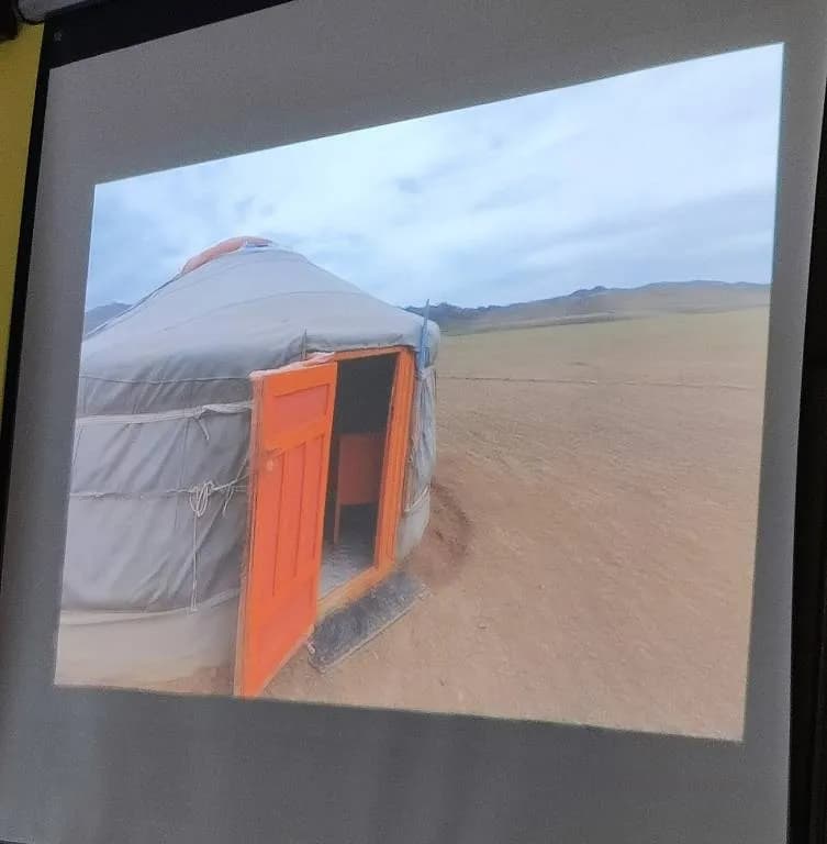 Fotografie z článku: Zeměpisná přednáška o Mongolsku pro 8. a 9. třídy ZŠ