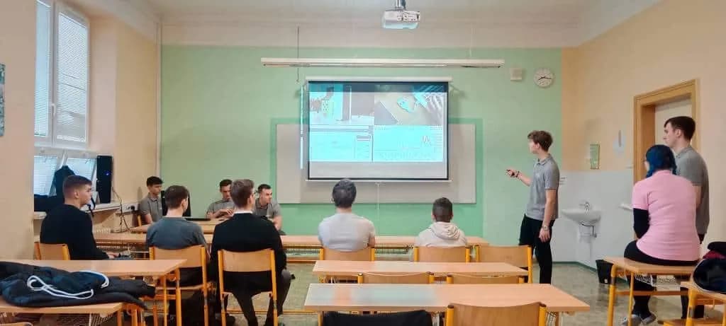 Fotografie z článku: Exkurze deváťáků na Úřadu práce a v Obchodní akademii v Přerově