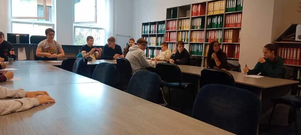 Fotografie z článku: Exkurze deváťáků na Úřadu práce a v Obchodní akademii v Přerově