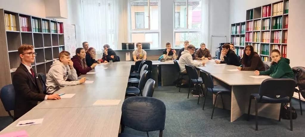 Fotografie z článku: Exkurze deváťáků na Úřadu práce a v Obchodní akademii v Přerově