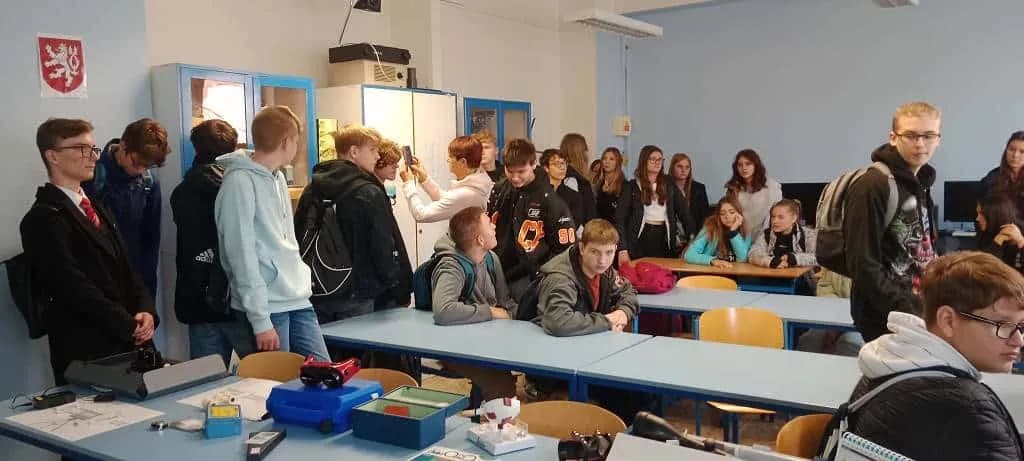 Fotografie z článku: Scholaris + Exkurze deváťáků na SŠT a SŠGS