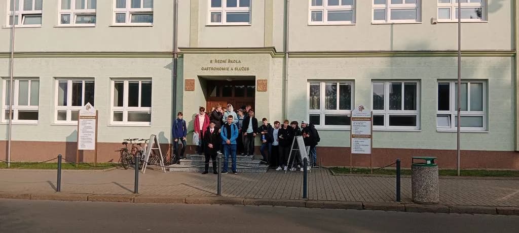 Fotografie z článku: Scholaris + Exkurze deváťáků na SŠT a SŠGS