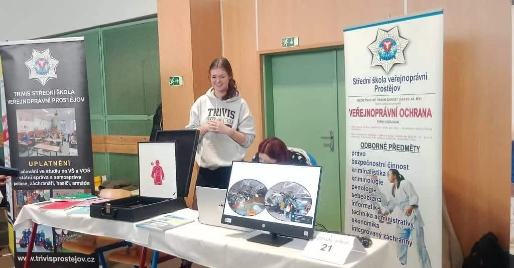 Fotografie z článku: Scholaris + Exkurze deváťáků na SŠT a SŠGS
