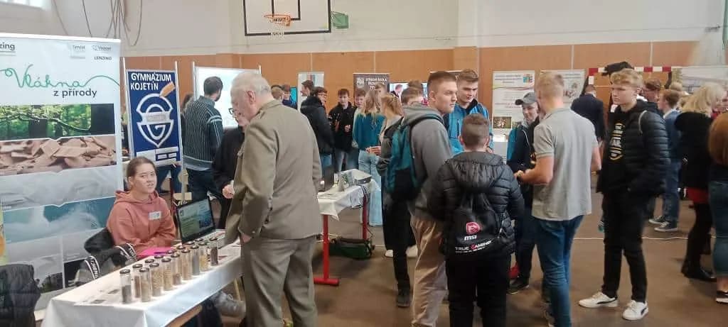 Fotografie z článku: Scholaris + Exkurze deváťáků na SŠT a SŠGS
