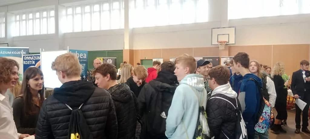 Fotografie z článku: Scholaris + Exkurze deváťáků na SŠT a SŠGS