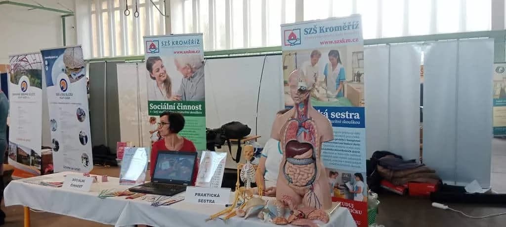 Fotografie z článku: Scholaris + Exkurze deváťáků na SŠT a SŠGS